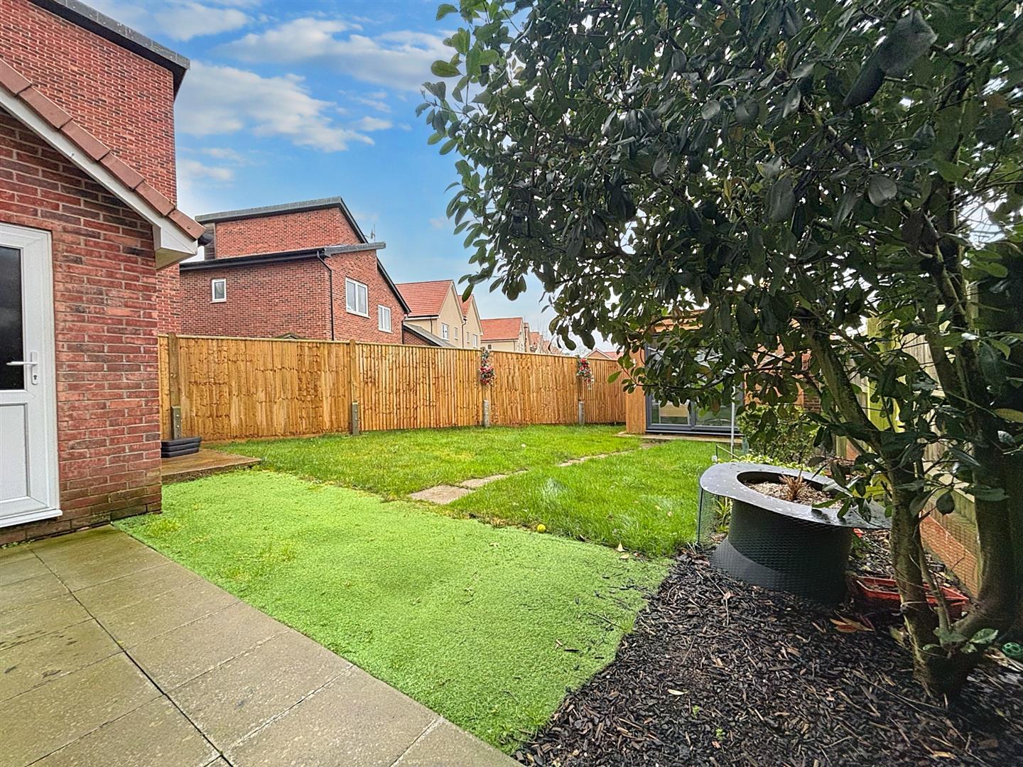 Property Details for Sunflower Lane Polegate BN26 6FD Town Property Estate Agents. Polegate